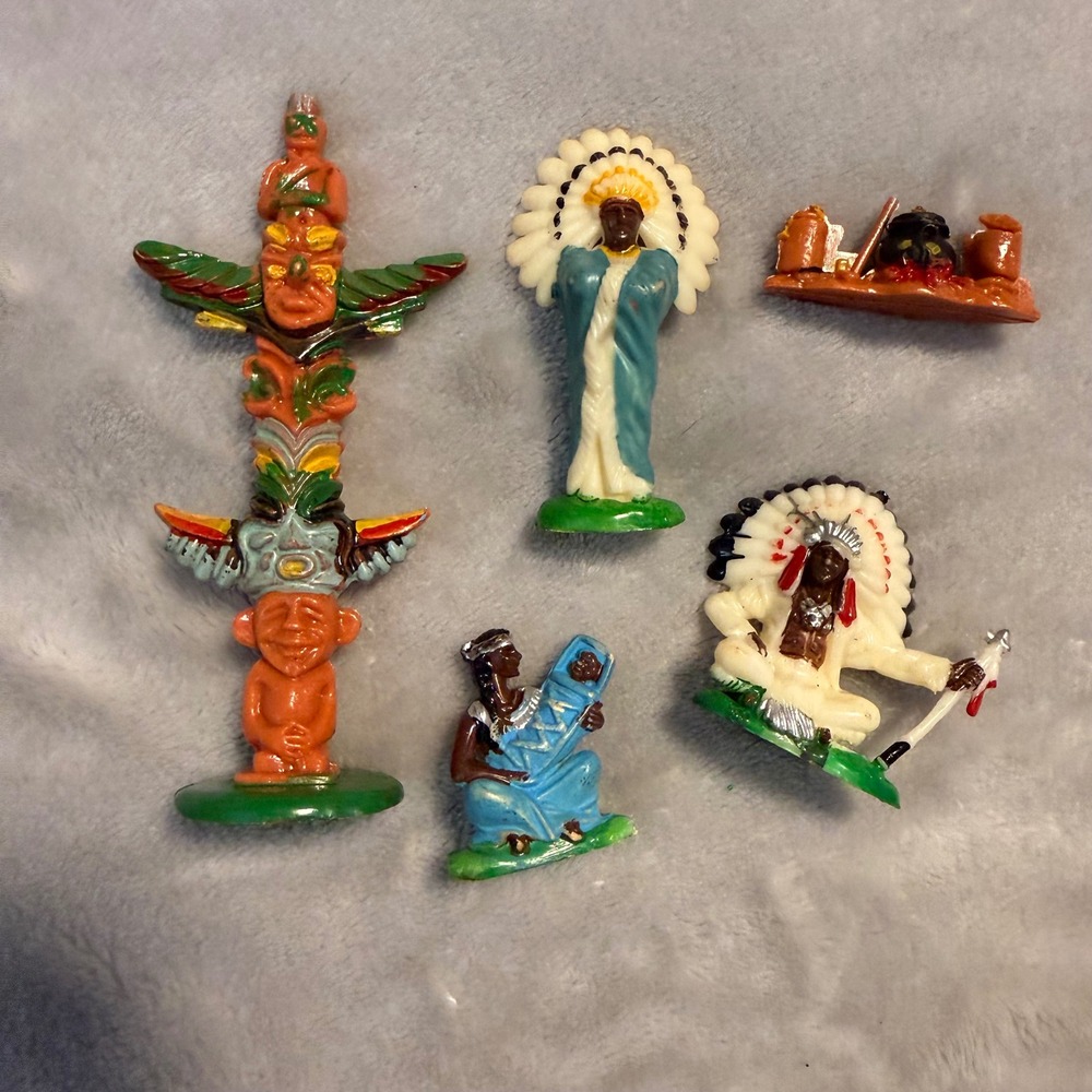 Vintage Plastic Cake Topper Lot of 5 Native American Totem Figures‎